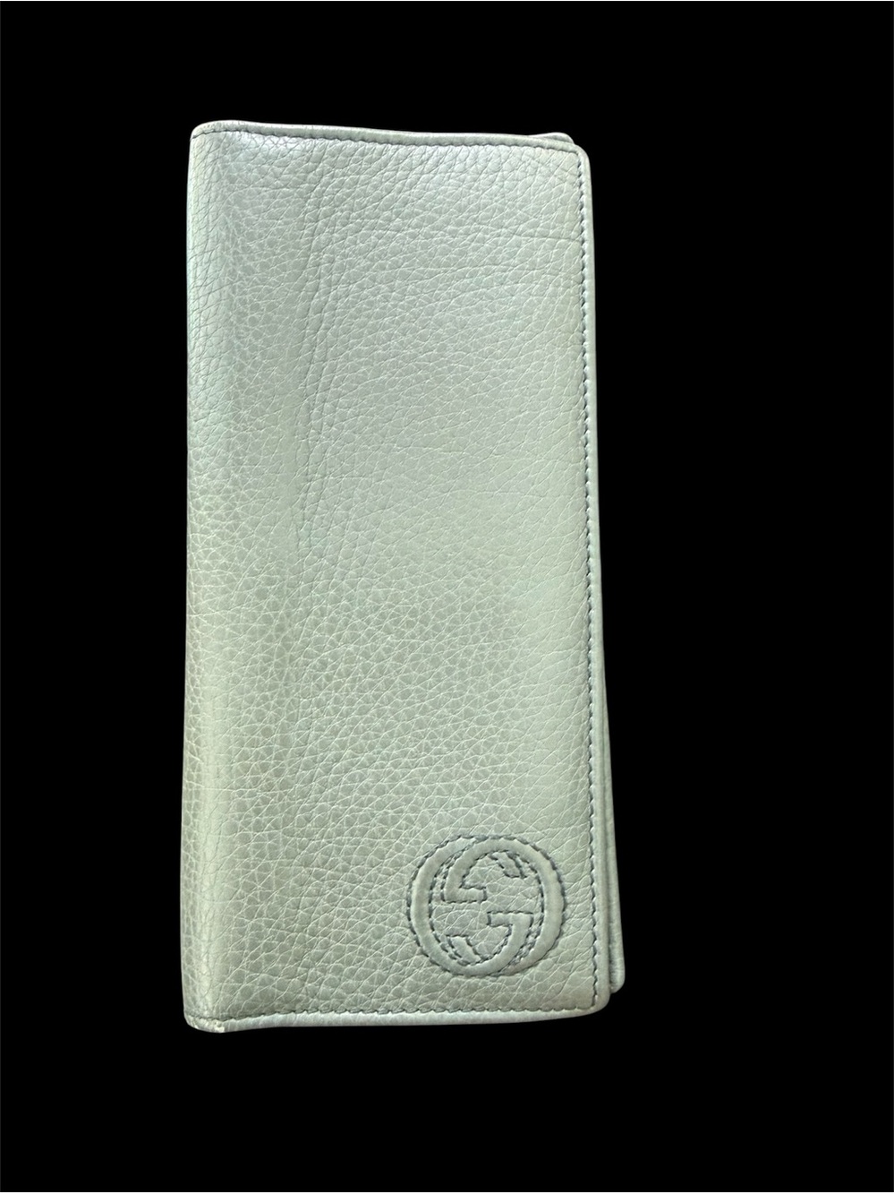Pre-owned authentic Gucci Gray Pebbled Leather Long Wallet with Embossed Logo